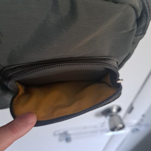 Baggallini Canyon Crossbody Gray Multi Pocket Adjustable Strap Travel - Picture 5 of 8